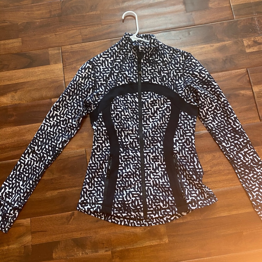 Lululemon define Jacket